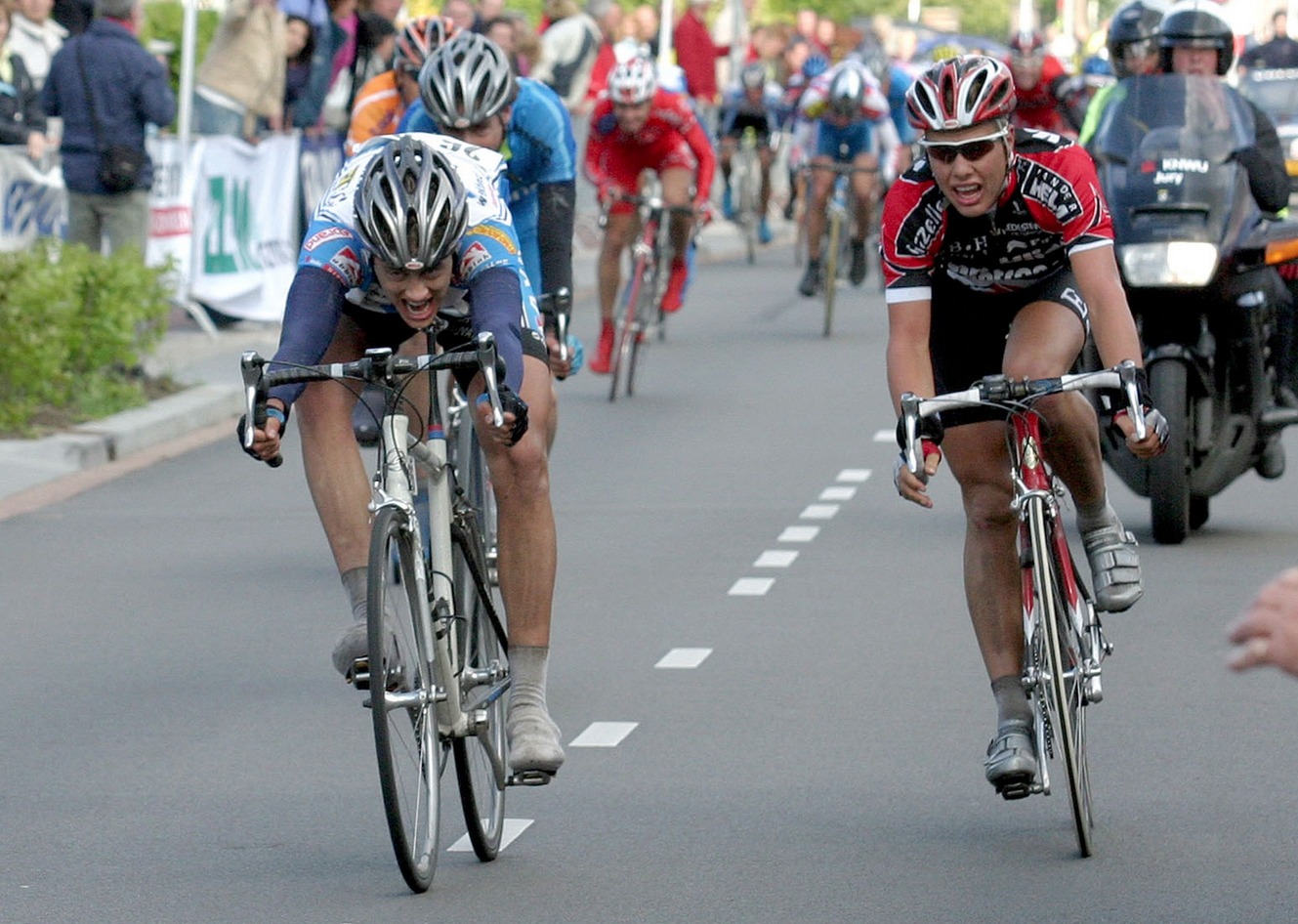 NIKITERPSTRA_SEBASTIAANLANGEVELD_LAURENSTENDAM_ODK2005