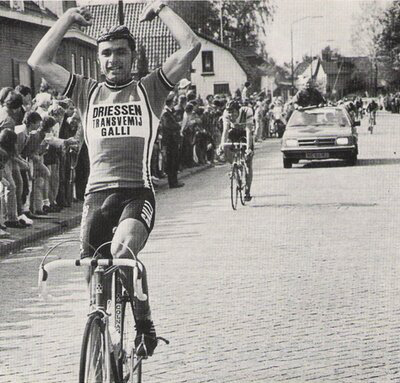 PETERHOFLAND_ODK1983